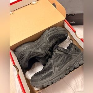 Nike Vomero 5 black sneakers